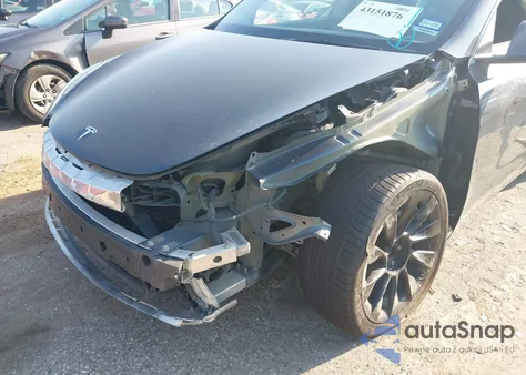 2024 Tesla Model Y Long Range Dual Motor All-Wheel Drive из США, поврежденный, VIN 7SAYGDEE0RA234017